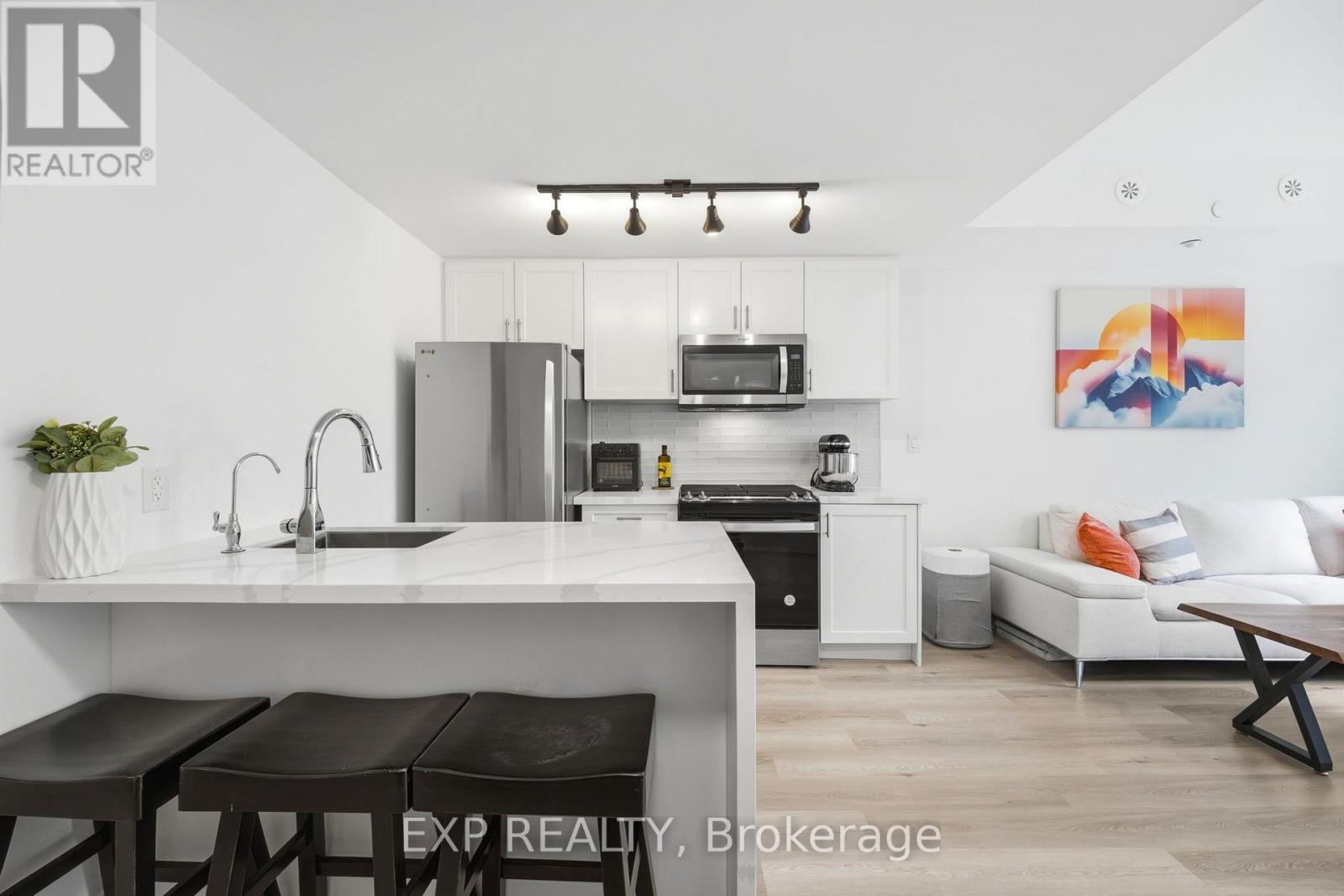 Residential Lease in Toronto (O'Connor-Parkview) 3