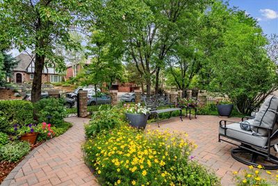 Front patio towards street | Image 3