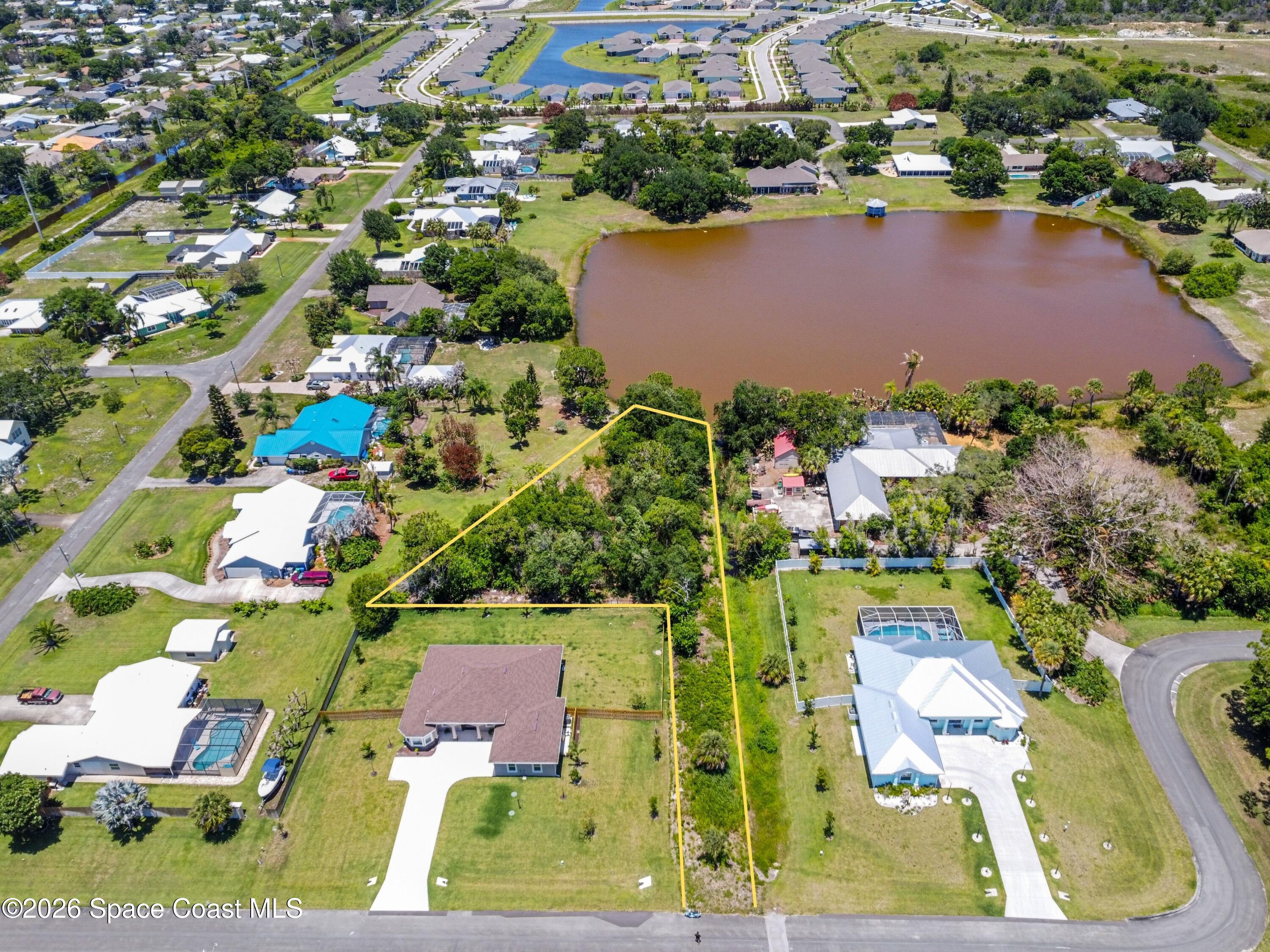 Land in Sebastian 2