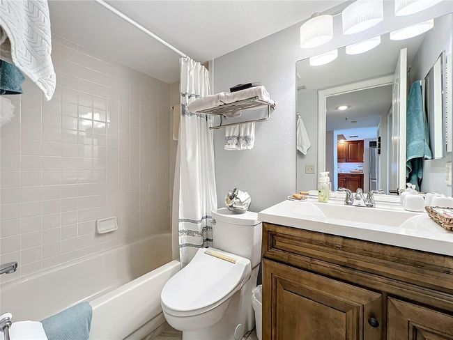 Bath number 2 is fully updated and includes Bidet | Image 38