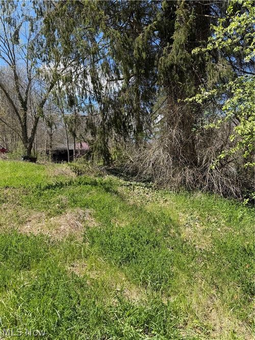 2615 Yellow Creek Road, Akron, OH, 44333 | Card Image