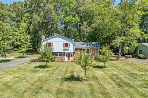 182 Woodburn Pl, Advance, NC, 27006-9457 | Card Image