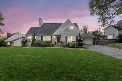 2309 W 51st Ter, Westwood, KS, 66205-2055 | Card Image