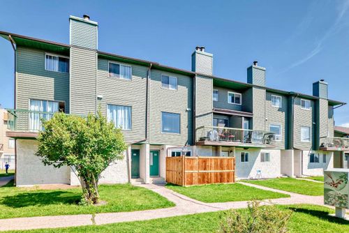 38-2511 38 Street Ne, Calgary, AB, T1Y4M7 | Card Image