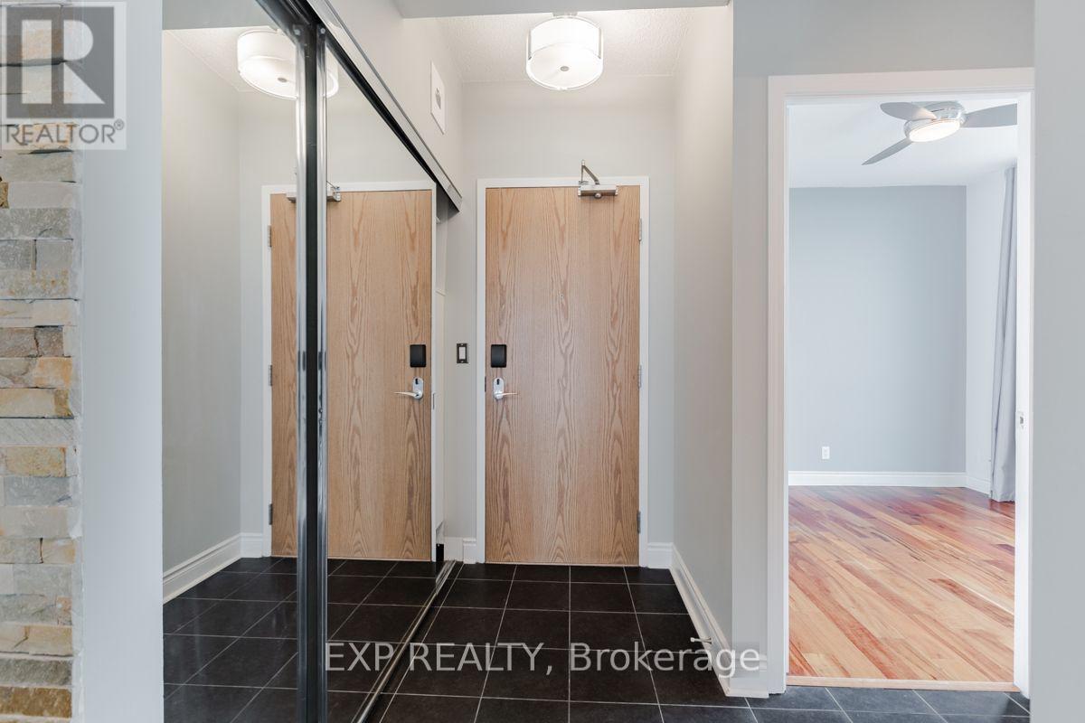 Residential Lease in Toronto (South Parkdale) 2