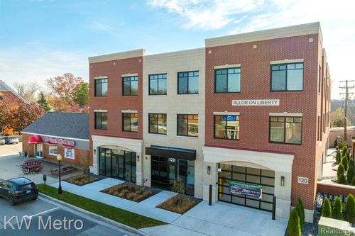 204-120 E Liberty St, Milford, MI, 48381-1955 | Card Image