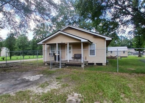 1243 Borgne Ave, Bogalusa, LA, 70427-8437 | Card Image
