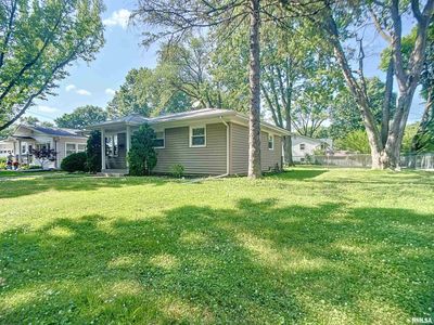 3323 25 Th Avenue, House other with 4 bedrooms, 1 bathrooms and null parking in Rock Island IL | Image 3