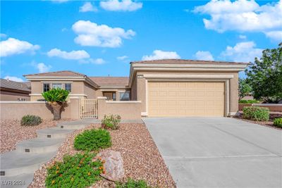 2074 Mountain City Street, House other with 2 bedrooms, 2 bathrooms and null parking in Henderson NV | Image 3