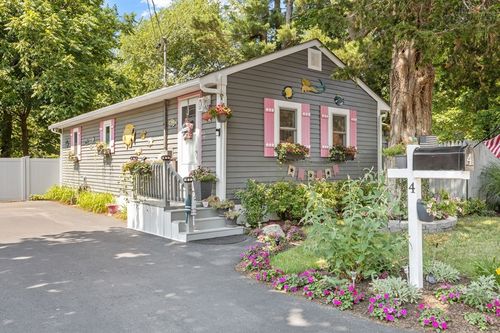 4 Cole St, Kingston, MA, 02364-1719 | Card Image
