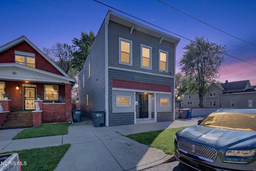 325 Whittemore St, Toledo, OH, 43605-4584 | Card Image