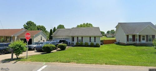 3274 N Senseney Cir, Clarksville, TN, 37042-8117 | Card Image