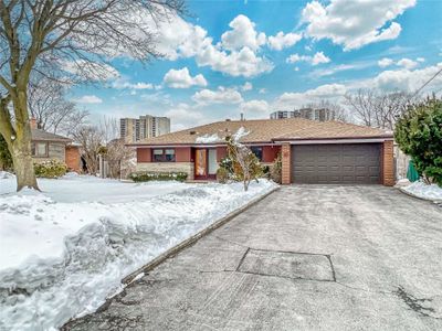 MAIN - 15 Pitkin Crt, House other with 3 bedrooms, 2 bathrooms and 1 parking in North York ON | Image 2