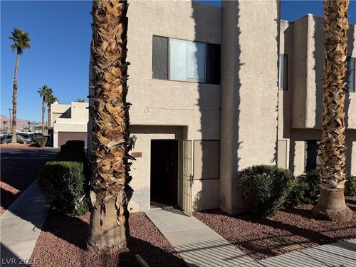 2611 Aracatuba Ave, Las Vegas, NV, 89121-1524 | Card Image