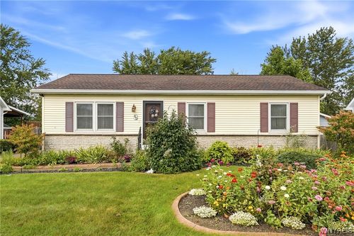 86 Cathedral Dr, West Seneca, NY, 14224-2372 | Card Image