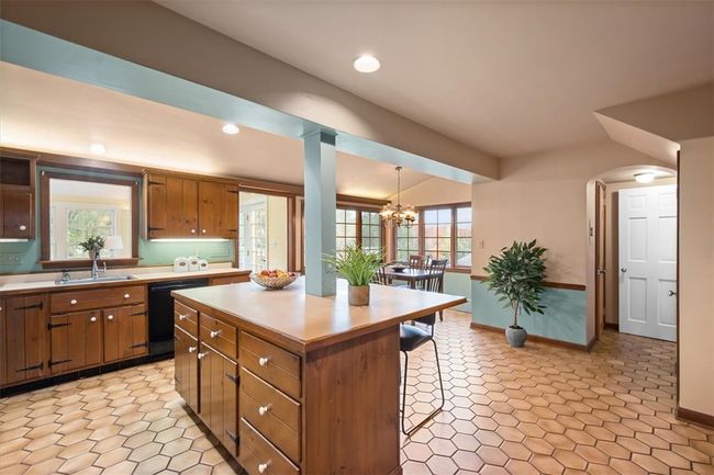 2013 Murdstone Rd, House other with 4 bedrooms, 5 bathrooms and 2 parking in Upper St. Clair PA | Image 15