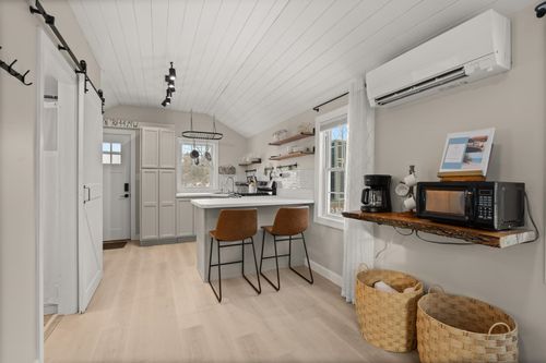 92 Wilson Rd, Kittery, ME, 03904-5550 | Card Image