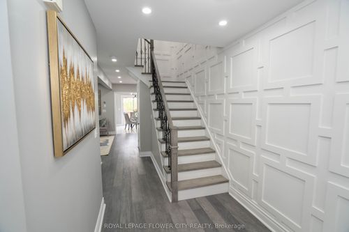 40 Dewridge Crt, Brampton, ON, L6R3C2 | Card Image