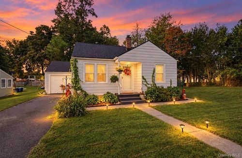 25 Hayes St, Kingston, NY, 12401-3021 | Card Image