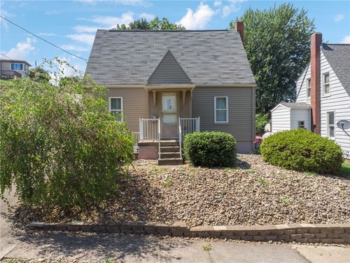 705 Ash St, Jeannette, PA, 15644-2306 | Card Image