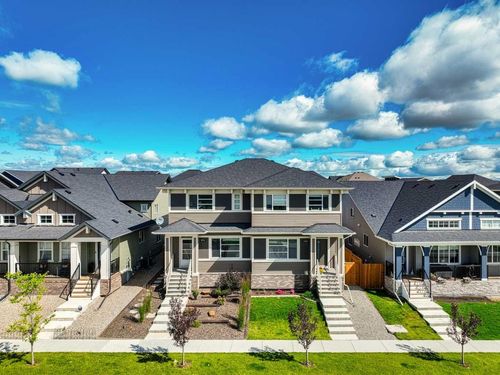 452 Reynolds Ave Sw, Airdrie, AB, T4B5G2 | Card Image