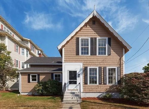 373 Pleasant St, Melrose, MA, 02176-4540 | Card Image