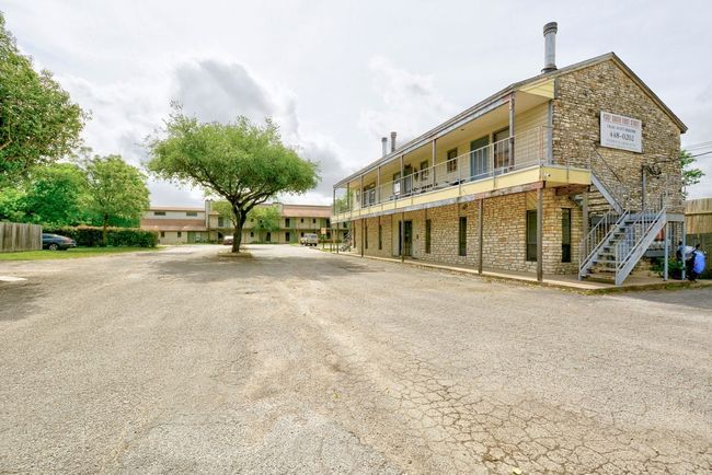 APT-103 - 4307 S 1 St St, Condo with 1 bedrooms, 1 bathrooms and 2 parking in Austin TX | Image 22