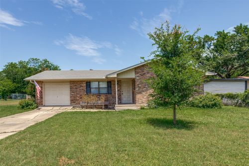 1516 Mclain Street, Taylor, TX, 76574 | Card Image