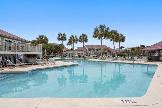 Clubhouse & Pool | Image 24