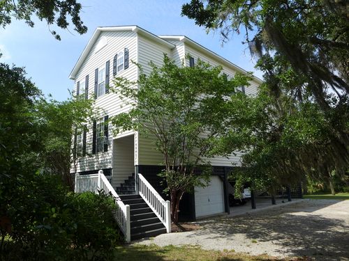 3332 Myrtle St, Edisto Island, SC, 29438-3713 | Card Image