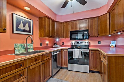 19-50 S Bay Dr, Narragansett, RI, 02882-2873 | Card Image