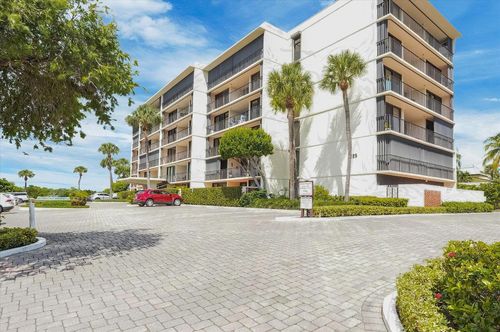 205-225 Beach Rd, Tequesta, FL, 33469-2865 | Card Image