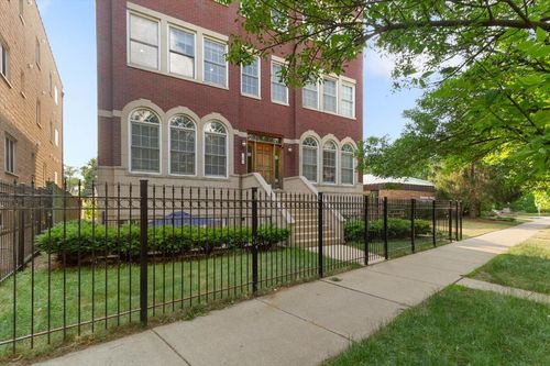 2s-7028 N Ridge Blvd, Chicago, IL, 60645-2545 | Card Image