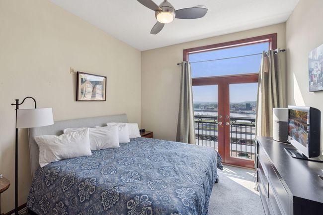 Bedroom with balcony River View | Image 19