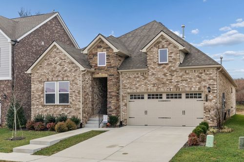 428 Triple Crown Cir, Gallatin, TN, 37066-2587 | Card Image
