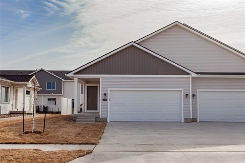 2733 13th St Ne, Bondurant, IA, 50035-2700 | Card Image
