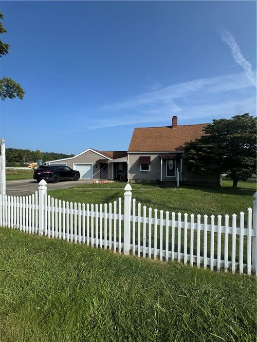 204 Meason St, Connellsville, PA, 15425-2554 | Card Image