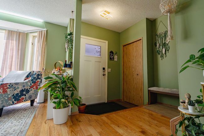 24 Laguna Close Ne, House other with 4 bedrooms, 3 bathrooms and 2 parking in Calgary AB | Image 7