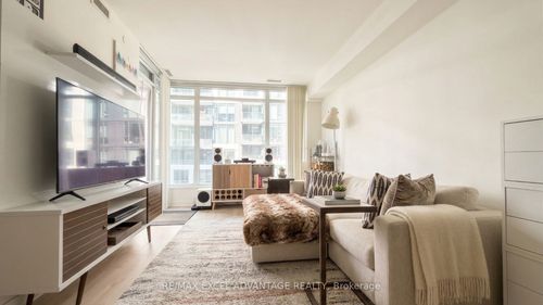 724e-576 Front Street W, Toronto, ON, M5V0P8 | Card Image