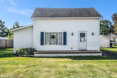 9456 Genesee St, New Lothrop, MI, 48460-9799 | Card Image