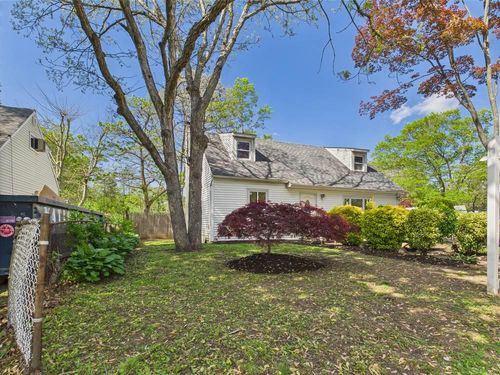 95 State Ave, Wyandanch, NY, 11798-4327 | Card Image