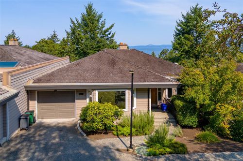 109-2829 Arbutus Rd, Victoria, BC, V8N5X5 | Card Image