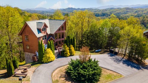 2015 Delta Dawn Dr, Sevierville, TN, 37862 | Card Image