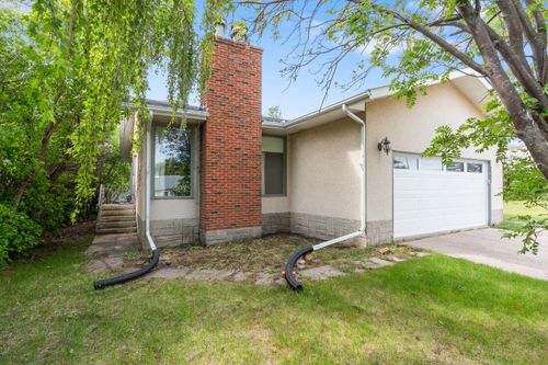 2121 18 Avenue, Bowden, AB, T0M0K0 | Card Image