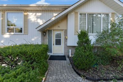 81 Glenforest Rd, House other with 3 bedrooms, 2 bathrooms and 4 parking in Brampton ON | Image 2