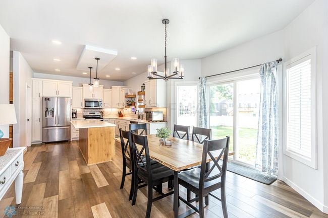 Kitchen/Dining | Image 11