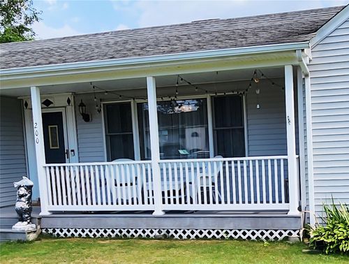 200 E 11th St, Huntingtn Sta, NY, 11746-1816 | Card Image