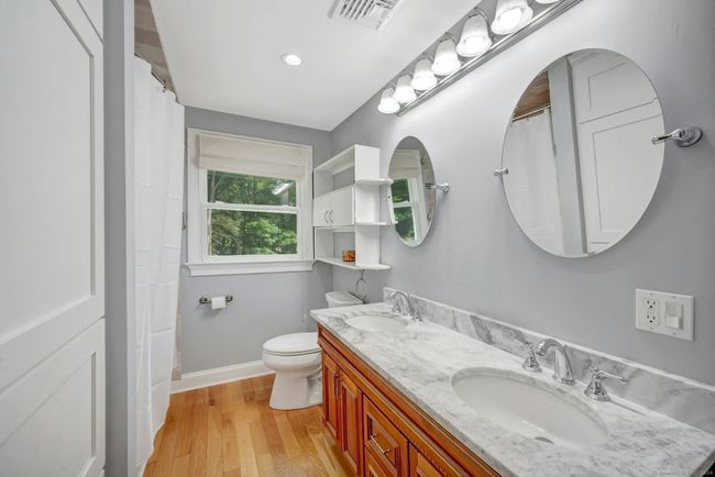 Second Floor Bathroom | Image 14