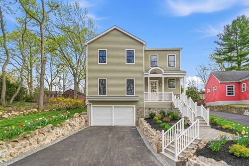 16 Hillside Park, Melrose, MA, 02176-6402 | Card Image