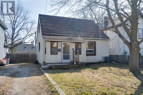 17 Drummond St, Brantford, ON, N3S5Z2 | Card Image